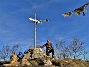 04 Alla croce di vetta del Monte Ocone (1351 m)